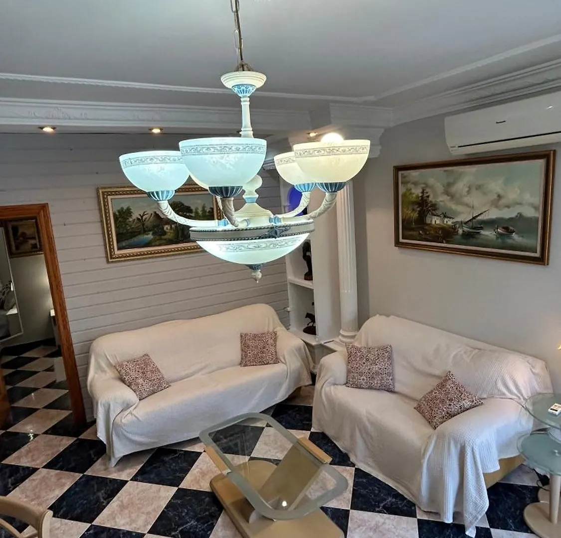 Apartmán Piso En Arenas De Velez Màlaga